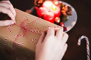 Βιαστείτε για να αγοράσετε: 8 Express ιδέες για τα εσωτερικά δώρα της Πρωτοχρονιάς 9977_1