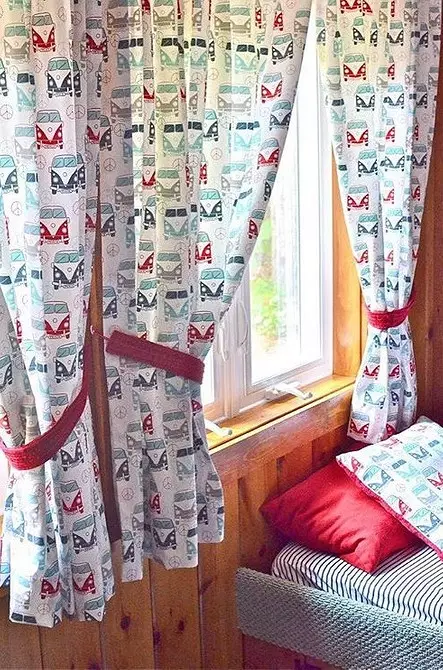 Trieu cortines curtes a la finestra de Windowsil a l'habitació: 50 millors opcions amb fotos 9978_14