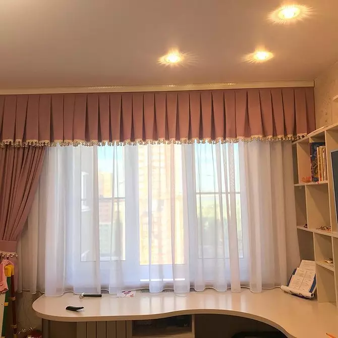 Escolha cortinas curtas para o Windowsill no quarto: 50 melhores opções com fotos 9978_16
