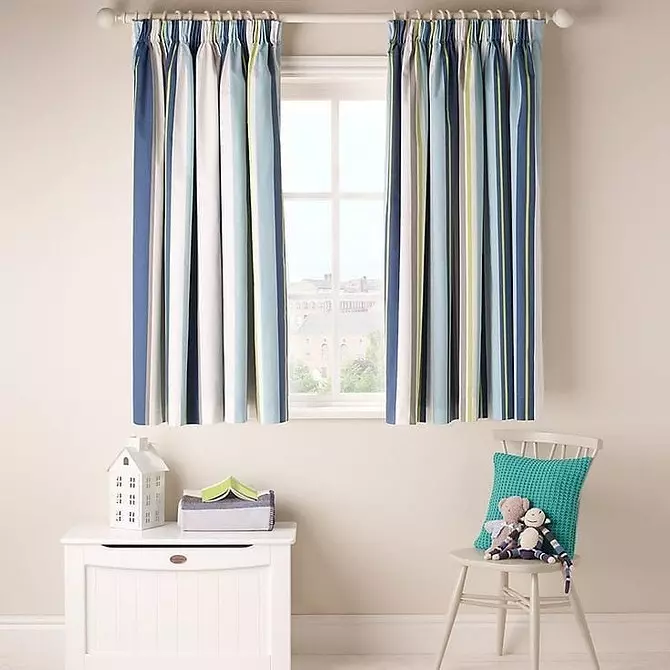Escolha cortinas curtas para o Windowsill no quarto: 50 melhores opções com fotos 9978_22