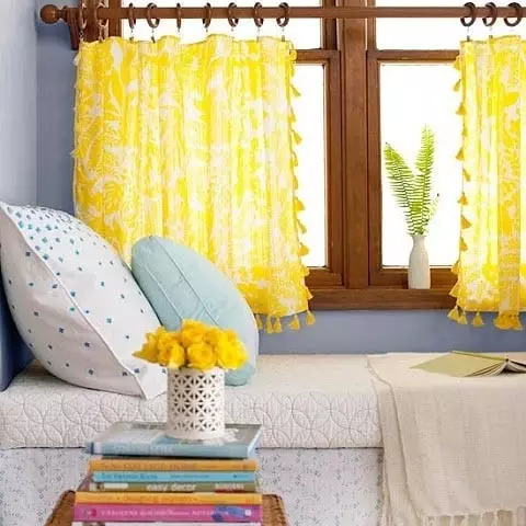 選擇臥室裡的窗台的短窗簾：50個最佳選擇照片 9978_76