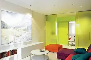 Heldere meubels en glazen partities: minimalistisch interieur met pop-artelementen 9981_1